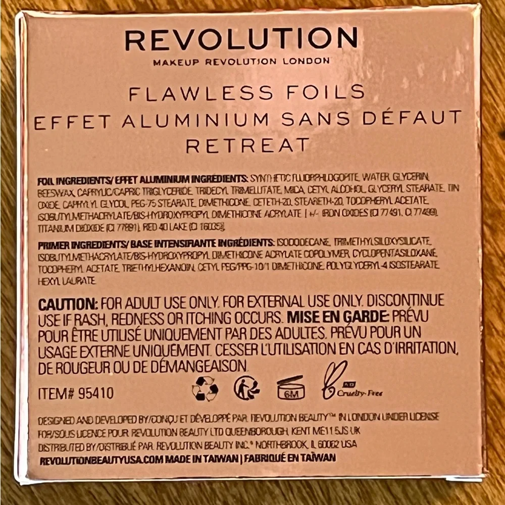 🌻Revolution Flawless Foils Eye Shadow - Retreat New in Box